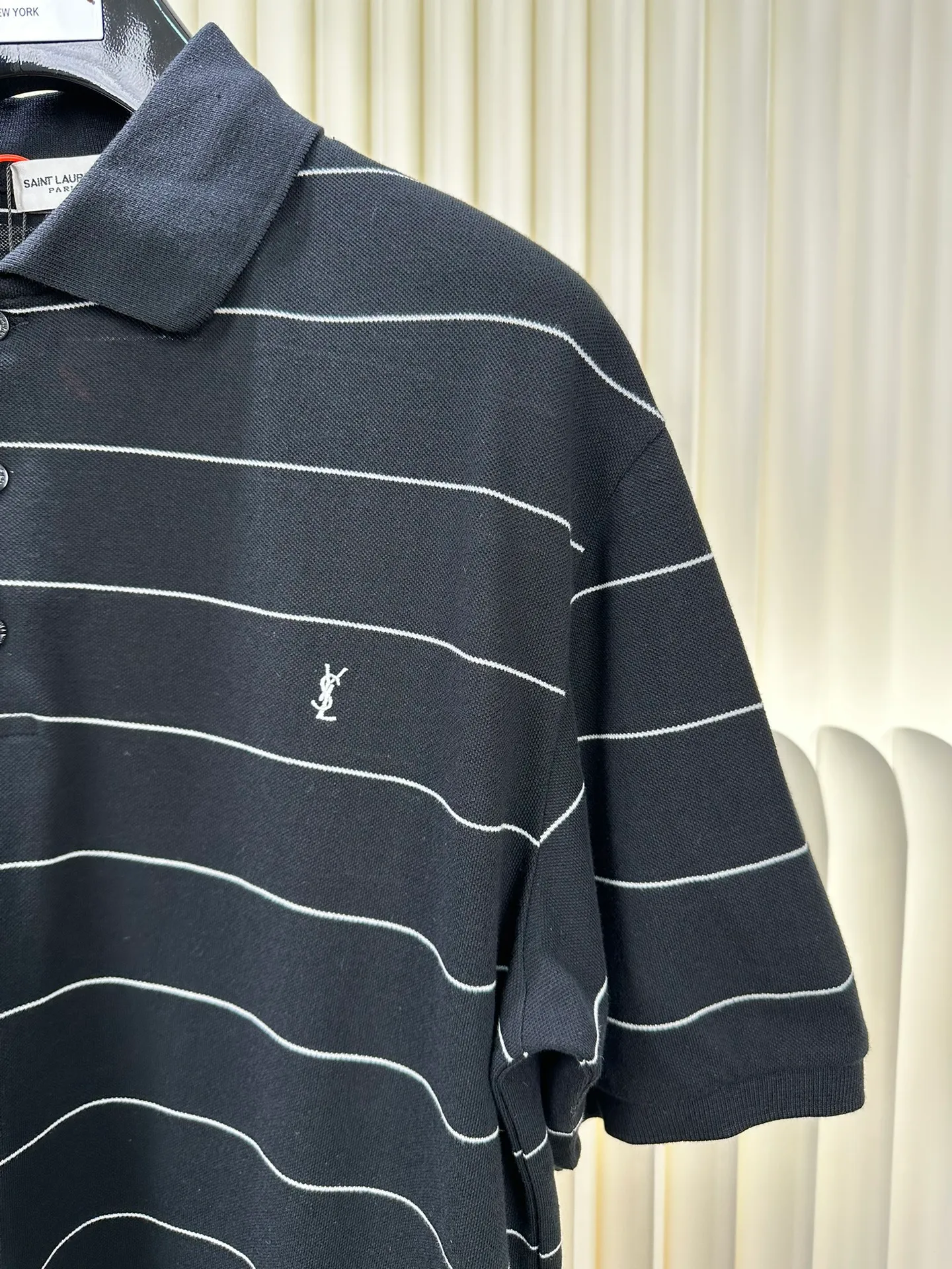 P320 Saint Laurent logo embroidered striped POLO shirt (authentic version - physical counter - top luxury quality) 🆚Instant sale of all versions on the market Customized elegant striped piqué cotton, breathable and dry. Striped elements jump across the clothes, showing a unique visual beauty. The YSL logo embroidered on the chest is vividly displayed on the garment, highlighting its unique identity and charm.  Adopt imported machine embroidery technology, use advanced computer control system and precision mechanical components to realize YSL logo embroidery operation. Size: s m l xl